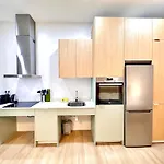 Valentia Modern And Comfortable Beachside Style Διαμέρισμα