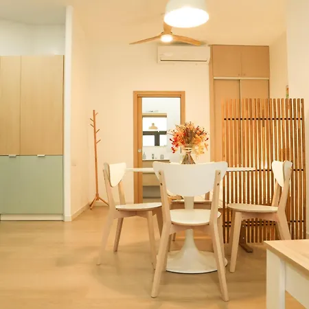 Valentia Modern And Comfortable Beachside Style Βαλένθια