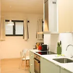 Valentia Modern And Comfortable Beachside Style アパート *