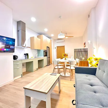 アパート Valentia Modern And Comfortable Beachside Style