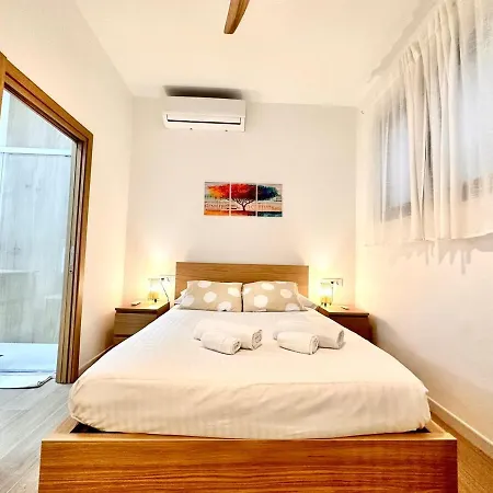 Valentia Modern And Comfortable Beachside Style Valensiya