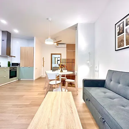 Valentia Modern And Comfortable Beachside Style