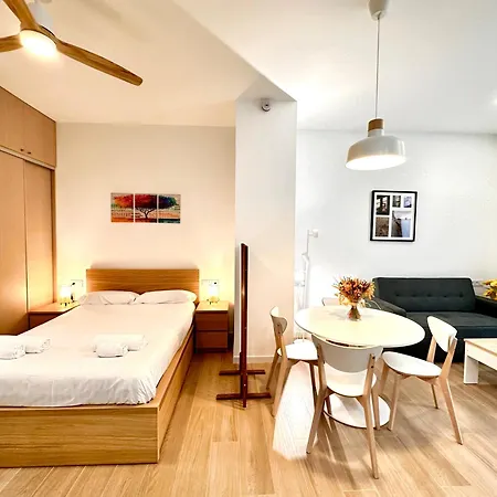 Valentia Modern And Comfortable Beachside Style Daire