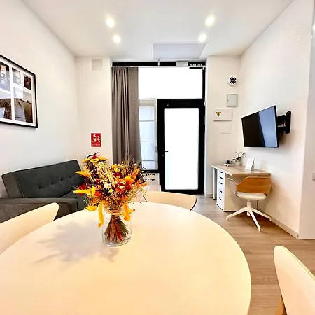 Valentia Modern And Comfortable Beachside Style Valensiya