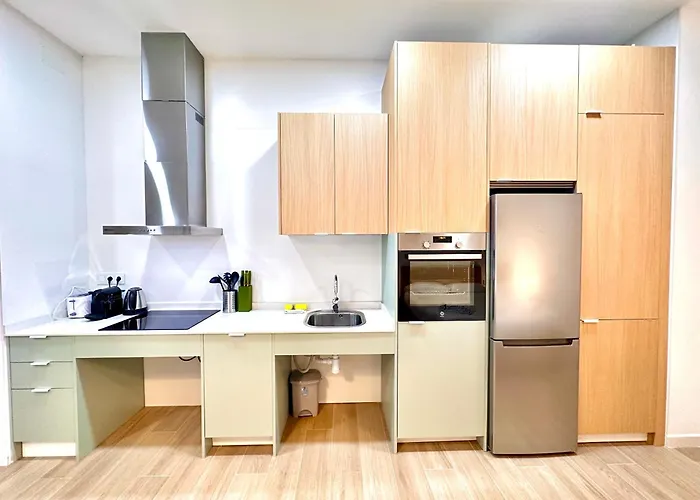 Valentia Modern And Comfortable Beachside Style شقة