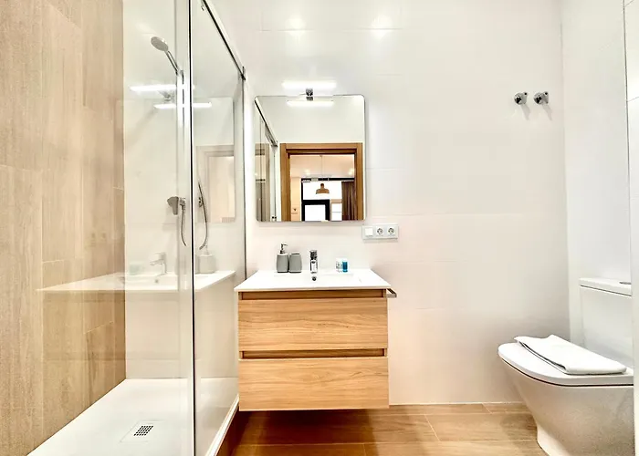 Апартаменты Valentia Modern And Comfortable Beachside Style