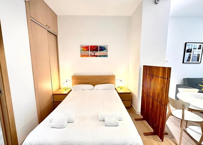 Апартаменты Valentia Modern And Comfortable Beachside Style Валенсия