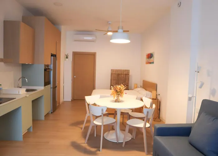 Valentia Modern And Comfortable Beachside Style