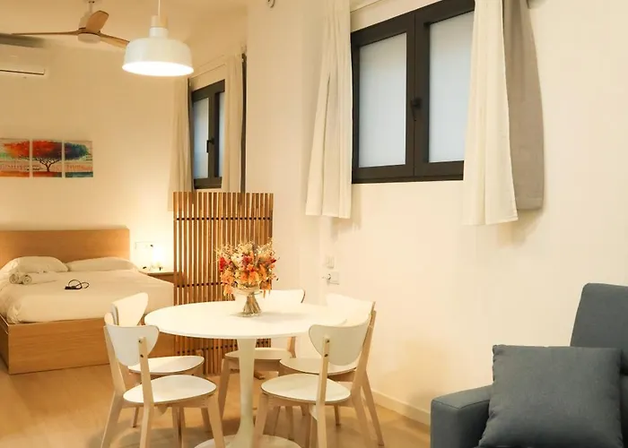 Апартаменты Valentia Modern And Comfortable Beachside Style