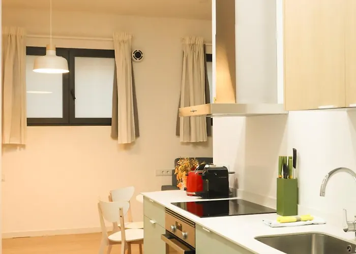 Valentia Modern And Comfortable Beachside Style Апартаменты *