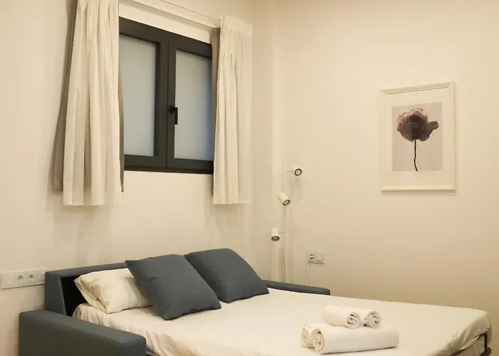 Valentia Modern And Comfortable Beachside Style *